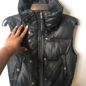 Sleeveless puff/bubble vest size small